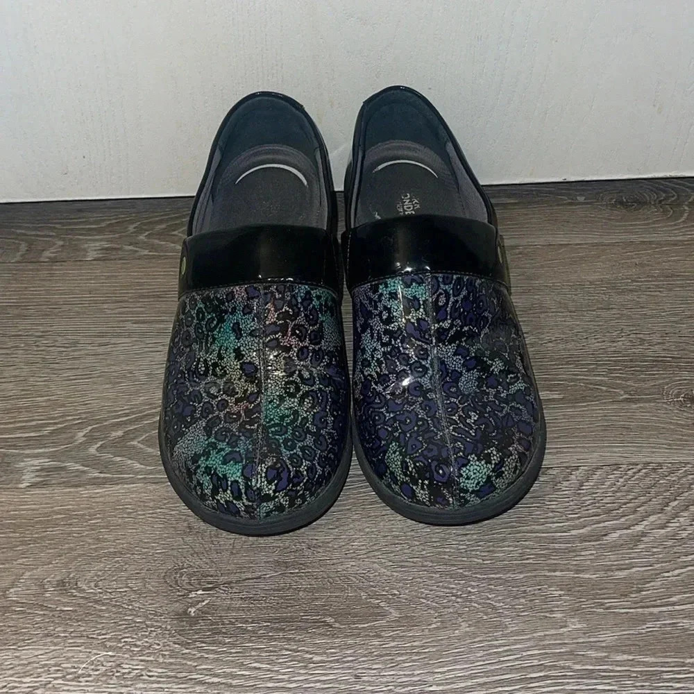 Work Wonders By Dansko Black And Patterned Clogs … - image 2